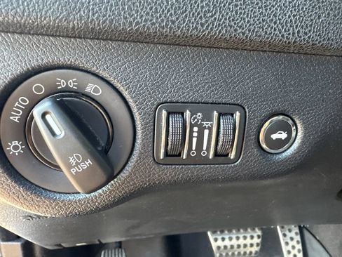 Used 2018 Dodge Charger R/T Scat Pack RWD image 12