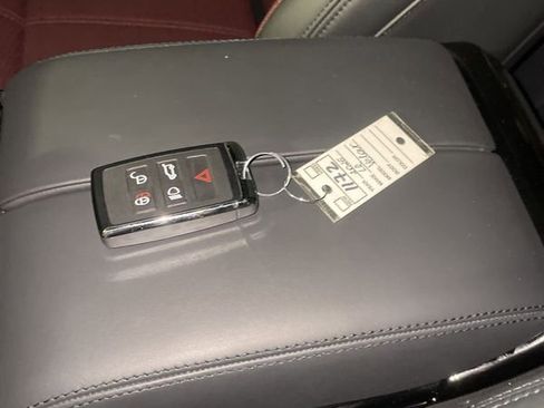 Used 2026 Land Rover Range Rover Velar Autobiography image 13