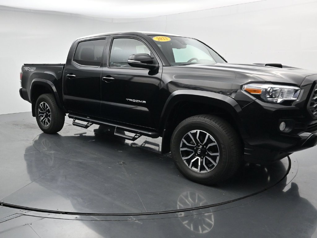Used 2023 Toyota Tacoma TRD Sport AWD/4WD image 2