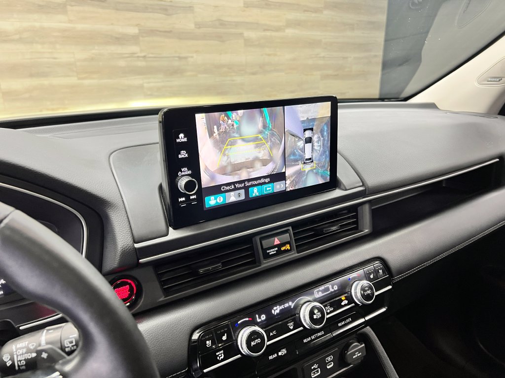 Used 2025 Honda Pilot Elite image 11