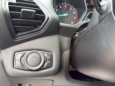Used 2019 Ford Escape SEL FWD image 15