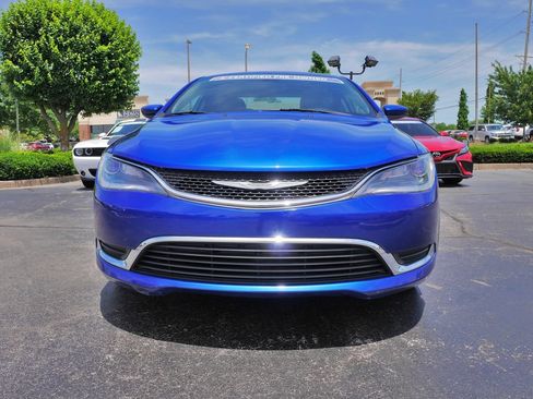 Used 2017 Chrysler 200 Limited Platinum FWD image 3