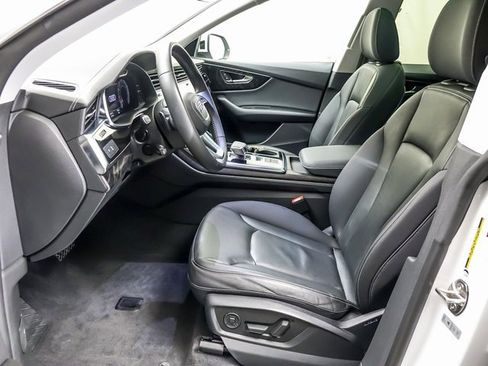 Used 2023 Audi Q8 Premium w/ Convenience Package image 8