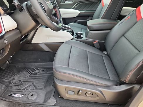 Used 2024 GMC Canyon AT4X AWD/4WD image 8