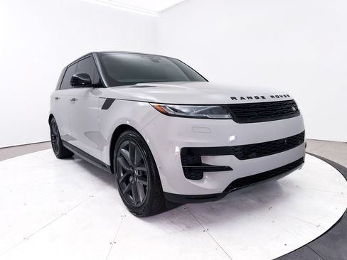 Used 2024 Land Rover Range Rover Sport SE AWD/4WD image 11