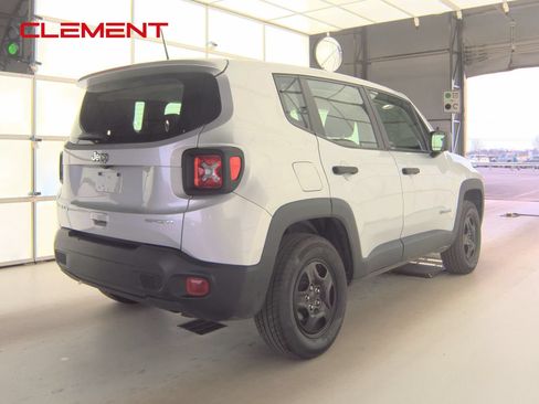 Used 2021 Jeep Renegade Sport AWD/4WD image 6