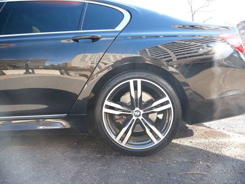 Used 2017 BMW 750i xDrive image 7