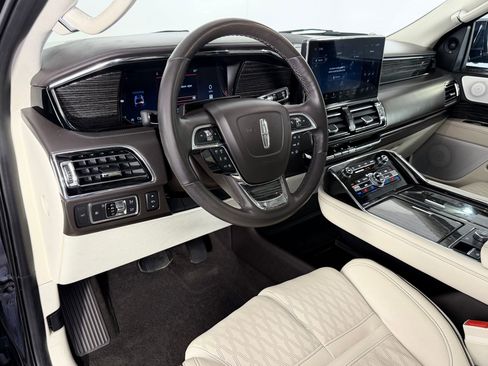 Used 2022 Lincoln Navigator Black Label image 4