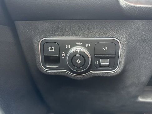 Used 2020 Mercedes-Benz GLB 250 4MATIC image 24