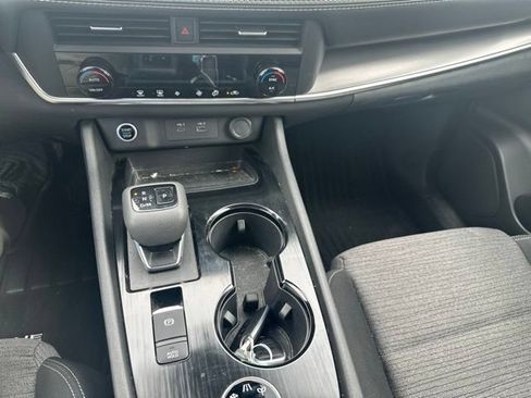 Used 2023 Nissan Rogue SV AWD/4WD image 14