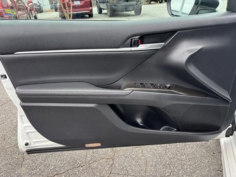 Used 2024 Toyota Camry XSE w/ Navigation Package image 11