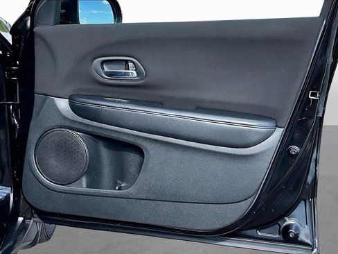 Used 2016 Honda HR-V LX image 17