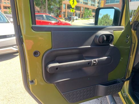 Used 2010 Jeep Wrangler Rubicon w/ PWR Convenience Group AWD/4WD image 14