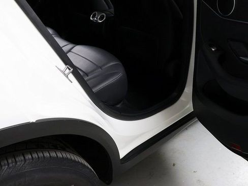 Certified 2022 Mercedes-Benz GLC 300 4MATIC image 33