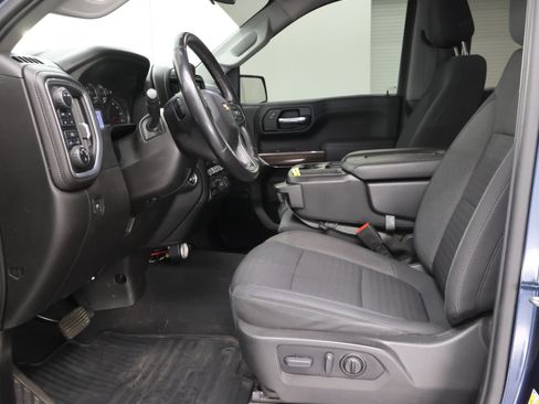 Used 2022 Chevrolet Silverado 1500 LT w/ Z71 Off-Road Package AWD/4WD image 8