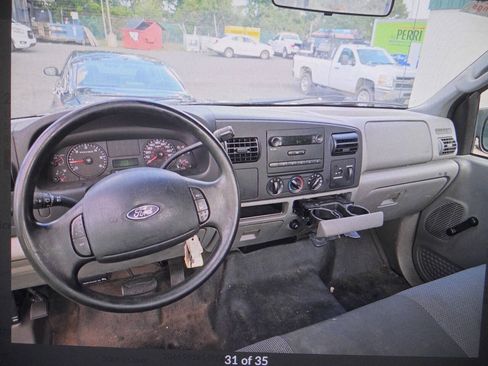 Used 2005 Ford F250 XLT RWD image 9
