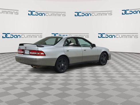 Used 2000 Lexus ES 330 FWD image 8