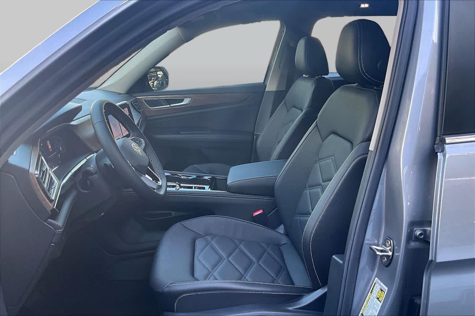 New 2026 Volkswagen Atlas SE FWD image 9