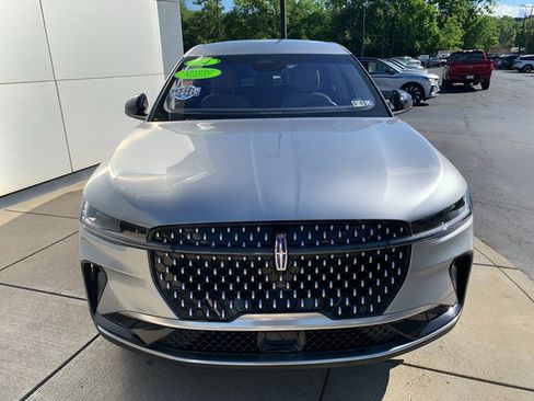 Used 2024 Lincoln Nautilus Premier AWD/4WD image 10