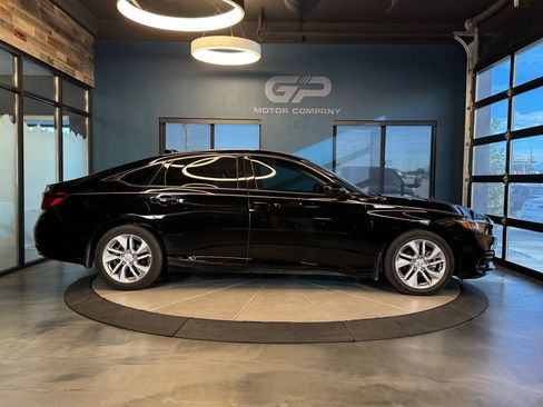 Used 2018 Honda Accord LX image 2