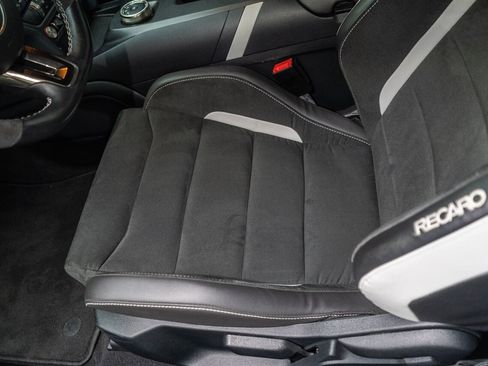 Used 2022 Ford Mustang Shelby GT500 w/ Carbon Fiber Track Pack image 33