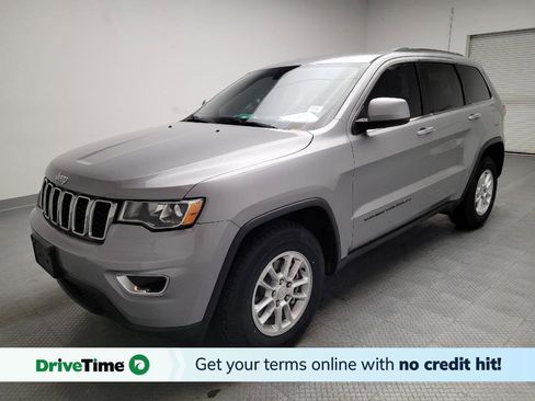 Used 2019 Jeep Grand Cherokee Laredo image 1