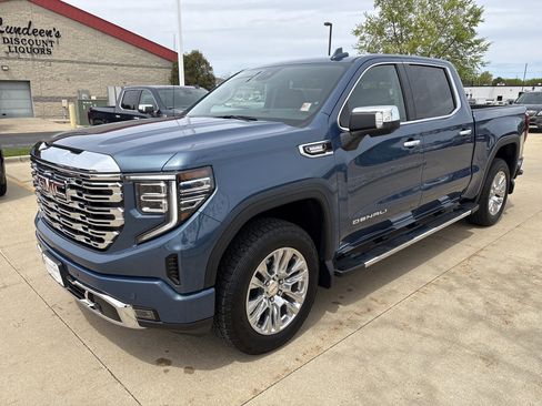 Used 2025 GMC Sierra 1500 Denali w/ Technology Package AWD/4WD image 3