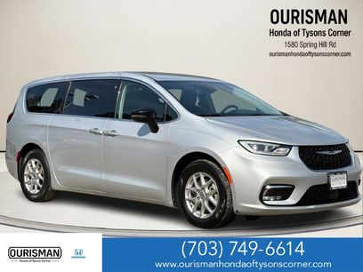Used 2024 Chrysler Pacifica Touring-L