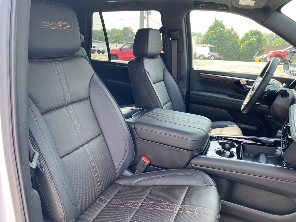 New 2026 Chevrolet Tahoe High Country AWD/4WD image 24