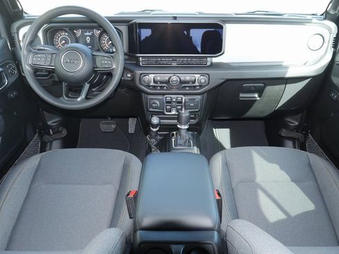 New 2025 Jeep Gladiator Sport image 5