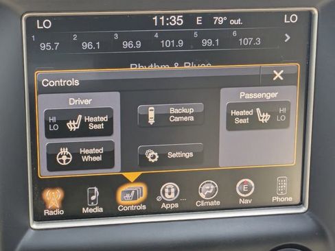 Used 2017 Jeep Grand Cherokee Limited image 25