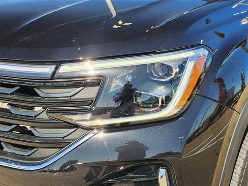 Used 2024 Volkswagen Atlas SEL Premium R-Line image 9