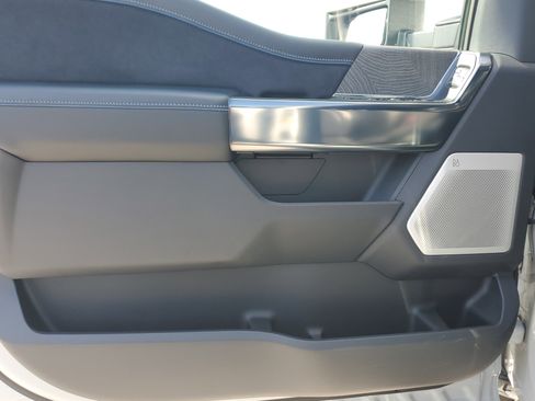 Used 2025 Ford F350 Platinum image 13