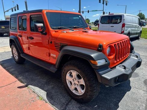 Used 2018 Jeep Wrangler Unlimited Sport S AWD/4WD image 3