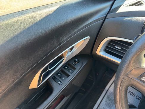 Used 2013 Chevrolet Equinox LS image 25