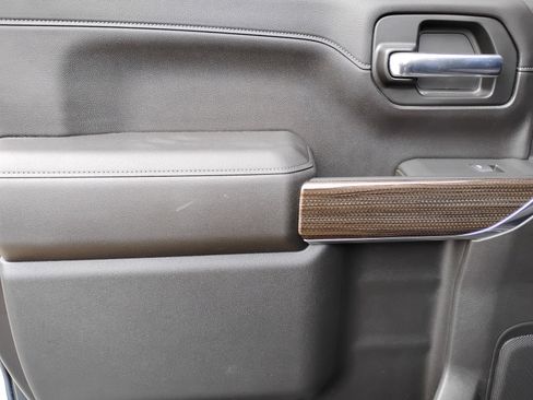 Used 2020 Chevrolet Silverado 1500 LT Trail Boss image 16