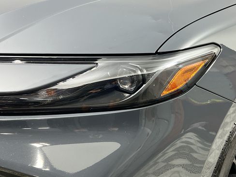 Used 2025 Toyota Camry LE w/ Convenience Package FWD image 12