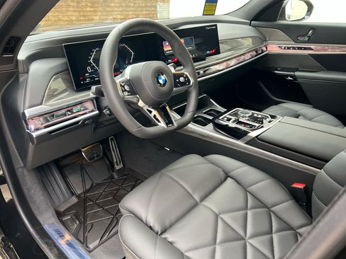 Used 2025 BMW 740i xDrive w/ Premium Package image 12
