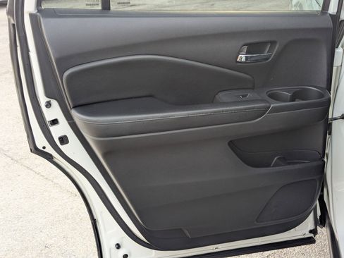 Used 2018 Honda Pilot EX image 13