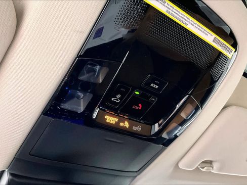 Used 2023 Lexus RZ 450e Premium image 33