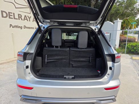 Used 2025 Mitsubishi Outlander SE FWD image 14