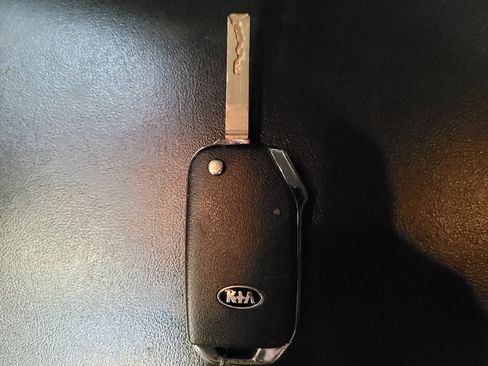 Used 2021 Kia Sorento LX FWD image 32