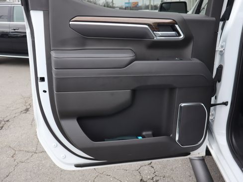 Certified 2025 Chevrolet Silverado 1500 LT Trail Boss w/ Convenience Package II image 32