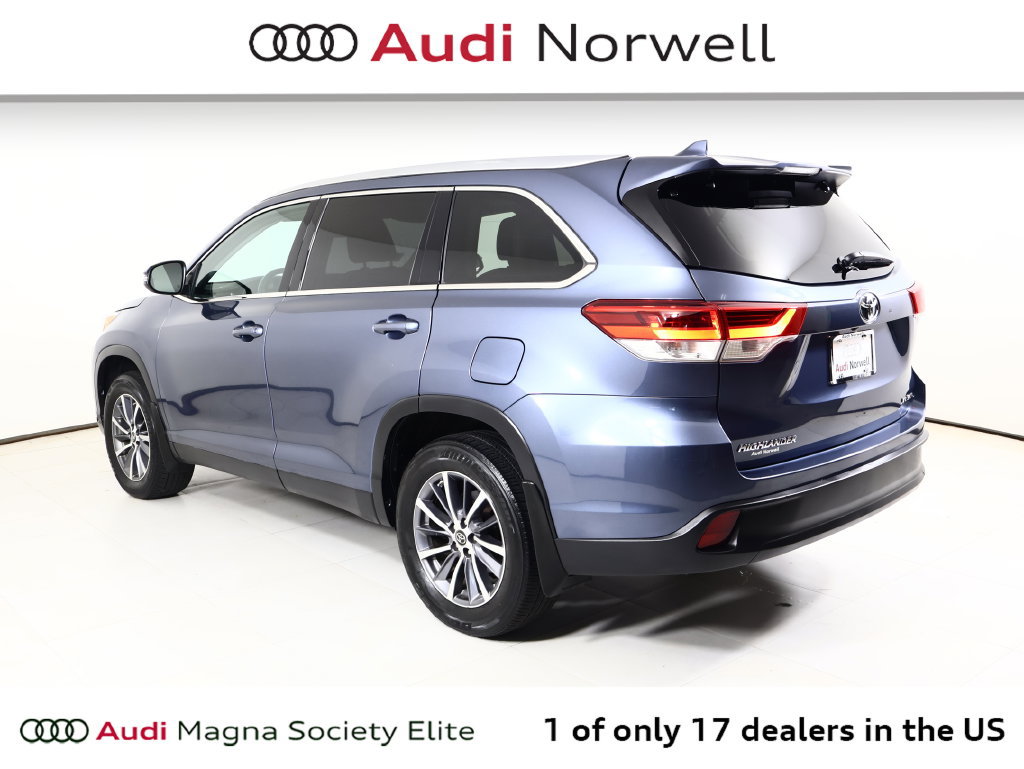 Used 2019 Toyota Highlander XLE AWD/4WD image 12