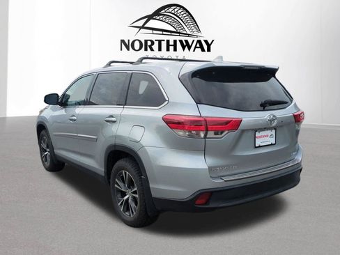 Used 2019 Toyota Highlander Plus w/ Protection Package #3 AWD/4WD image 5