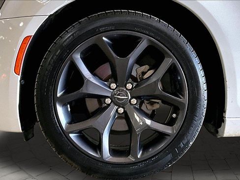 Used 2023 Chrysler 300 S RWD image 7