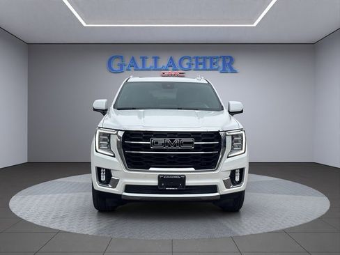 Used 2024 GMC Yukon XL SLT w/ SLT Luxury Package image 12