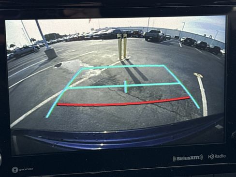 Used 2021 Toyota Highlander LE image 25