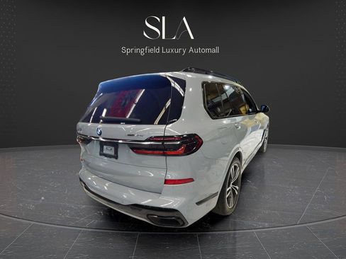 Used 2024 BMW X7 xDrive40i image 19