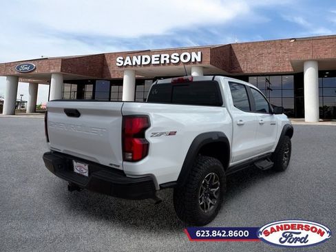 Used 2025 Chevrolet Colorado ZR2 w/ Technology Package AWD/4WD image 3